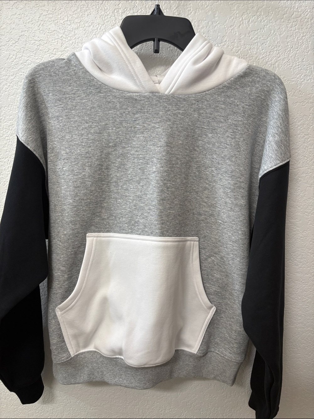 Fabletics Men's Gray, White & Black Colorblock Crewneck Hoodie